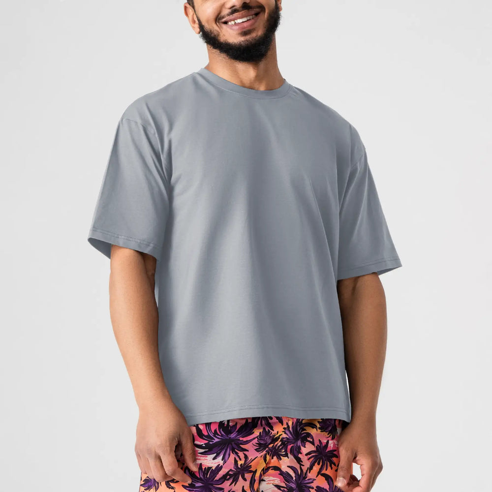 Man’s SET Premium Heavy Cotton oversized T-shirt in grey, loose fit, front view