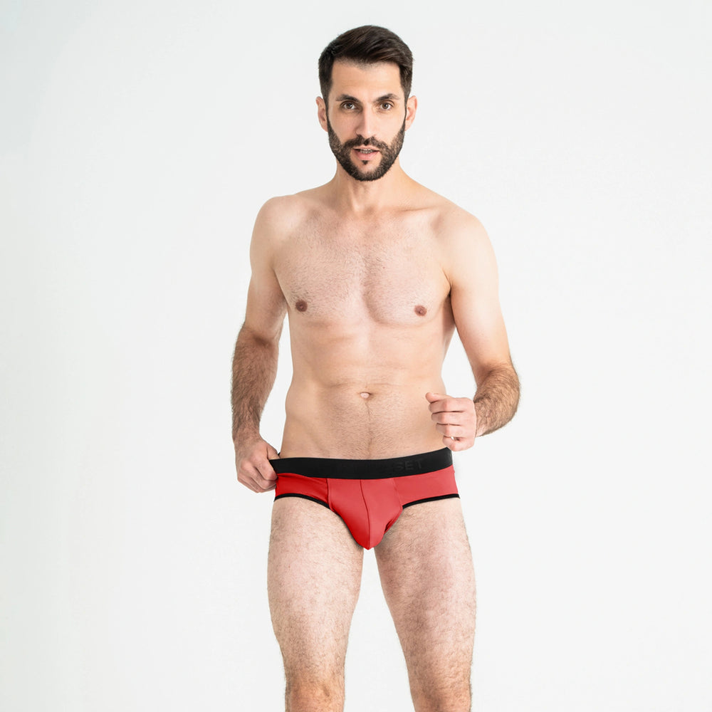 Slip PowerStretch 95 cm Rojo con bragueta abierta