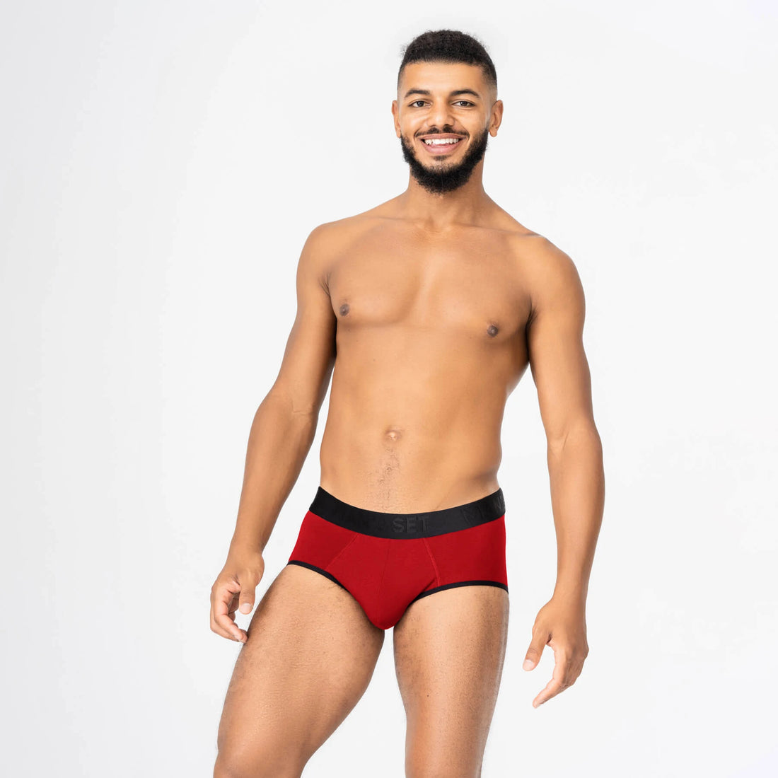 Man’s SET red CoolCore micromodal briefs, anatomical men’s underwear with black waistband, front view