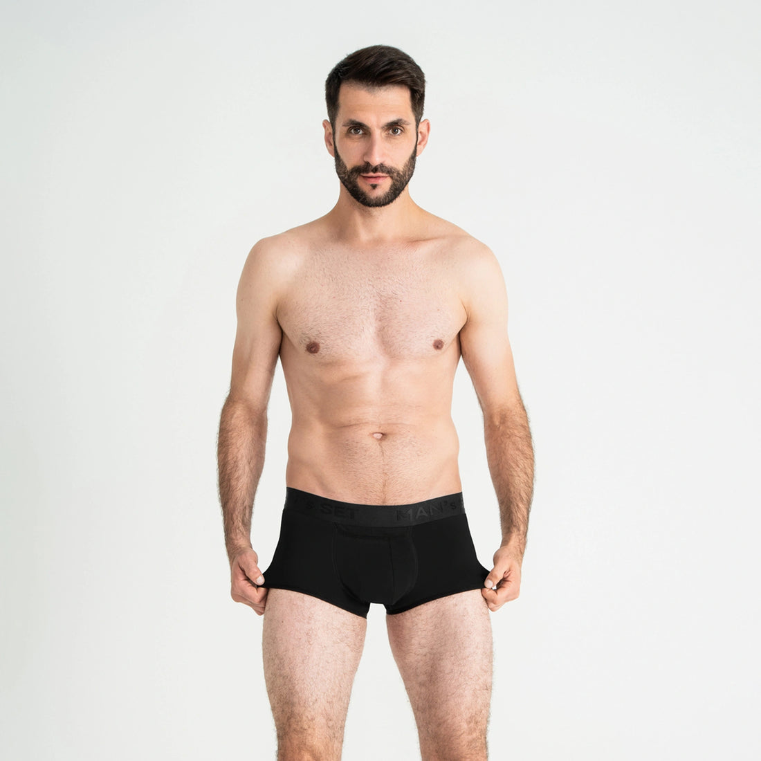 Man’s SET ProActive Stretch Trunk 3.2" OpenFly in black, anatomical men’s underwear with ergonomic pouch, front angle view