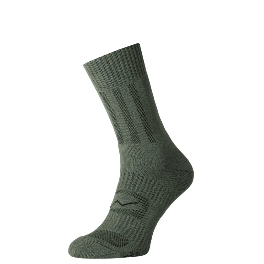 Green men's trekking socks “Middle” by Man’s SET, durable mid-calf design for active wear, demi-season style, side view
