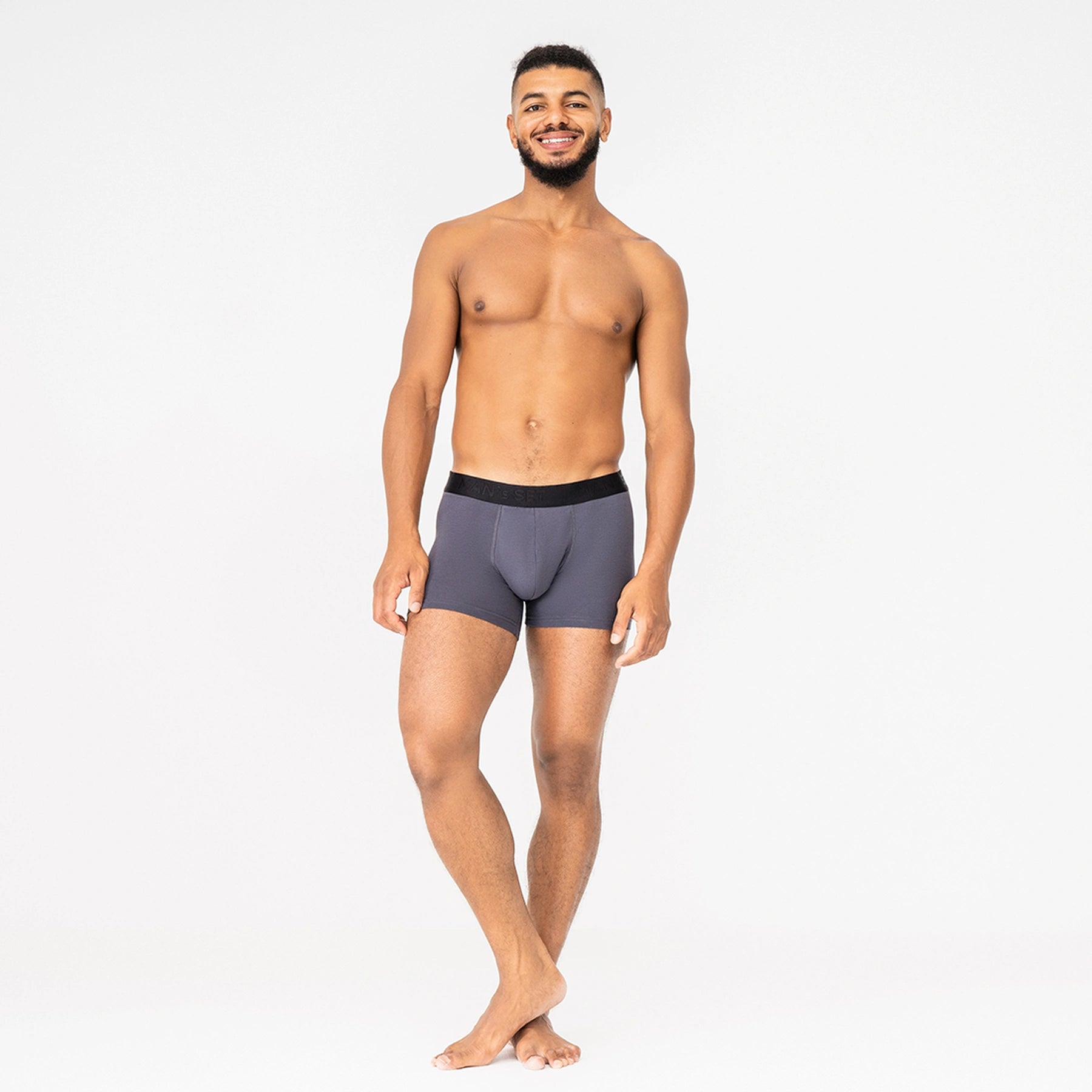 Man’s SET BreezeFlow trunk in graphite, breathable micromodal men’s underwear with snug fit, front view