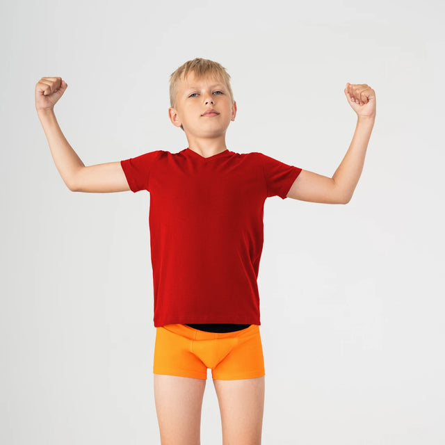 Camiseta supersuave con cuello en V para niños, Roja